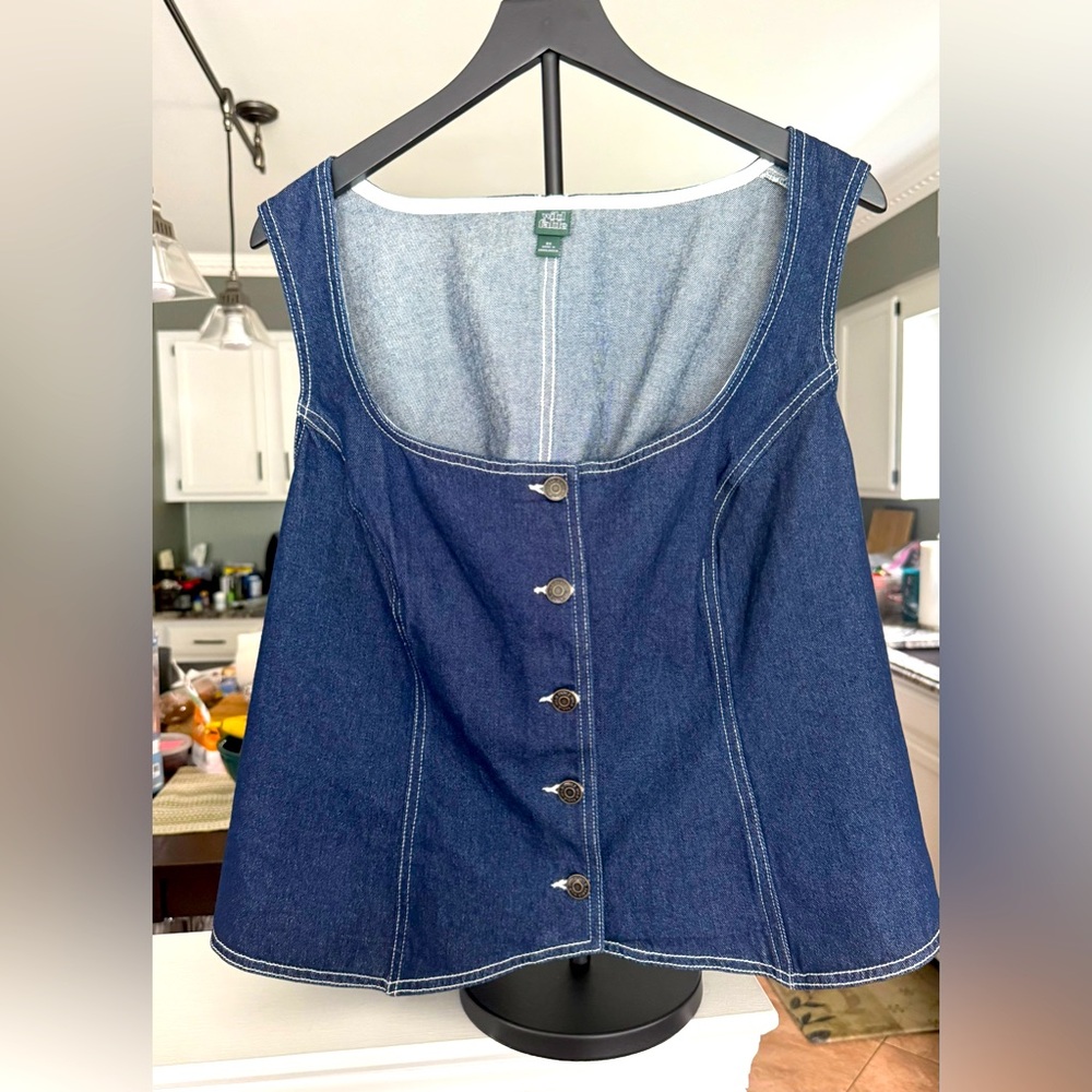 *NEW*  Never Worn 🦋 Dark Blue Denim Button-Front Vest 🦋